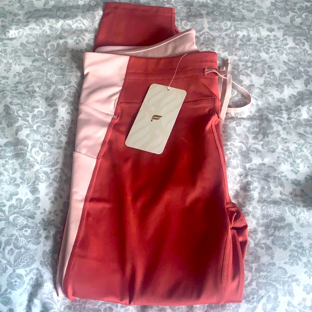 Fabletics mid rise ultra cool shine 7/8 leggings